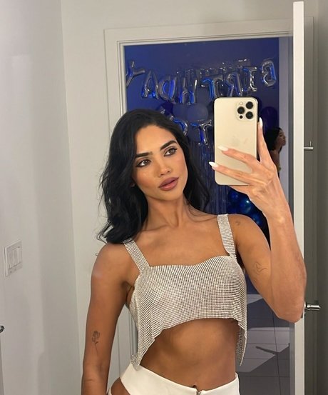 Arianny Negron nude model pictures