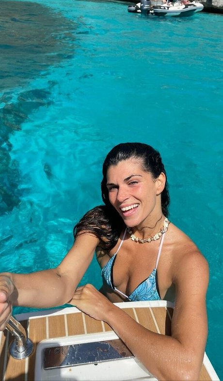 Ariadna Hafez sexy actress pic