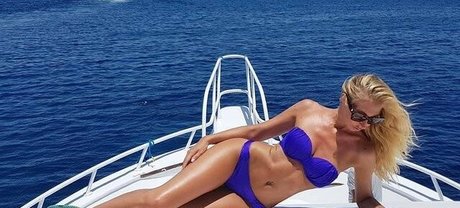 Sara Muzi free model pics