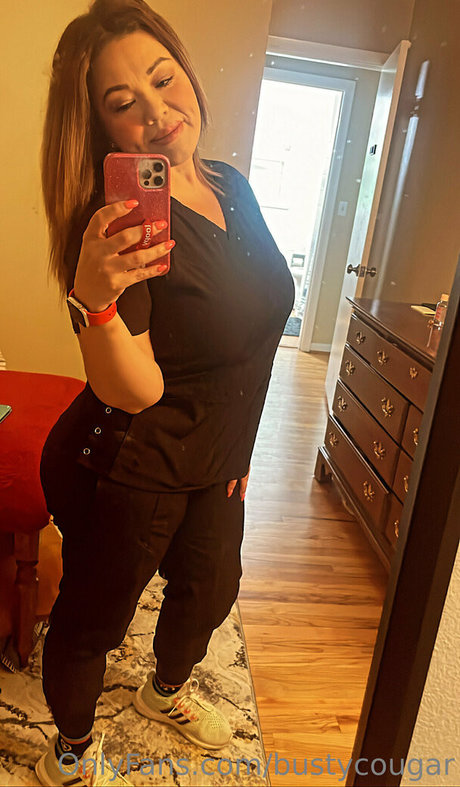 bustycougar exclusive pornstar picture