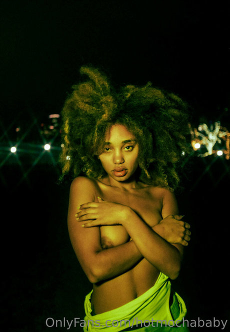 Hotmochababy free pornstar image