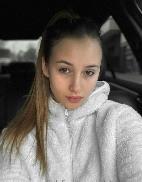 adalyn diary model nice picture