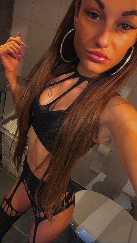 Somogyi Lanyok pornstar art gallery