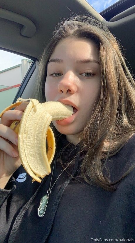 dabofhalo beautiful model image