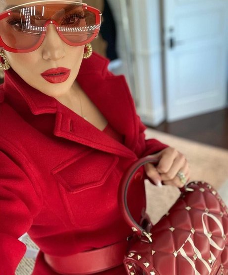 Jennifer Lopez erotic pornstar photos