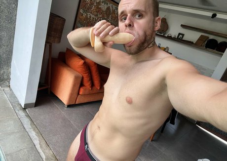 jasupsss nude model photo