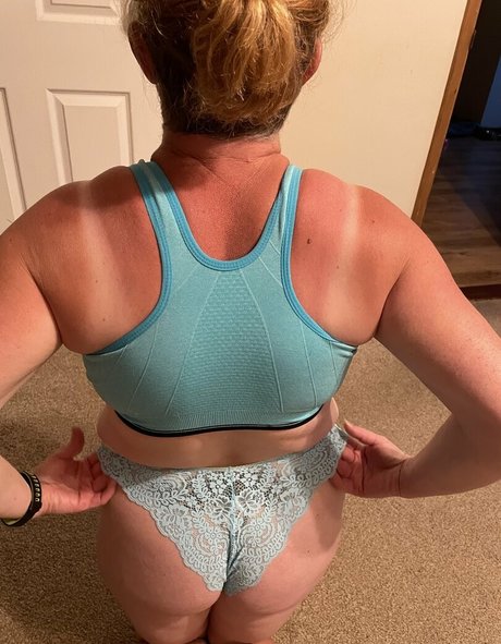 khariscurves pornstar nude pictures