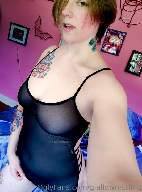 giallowrestling nude pornstar images