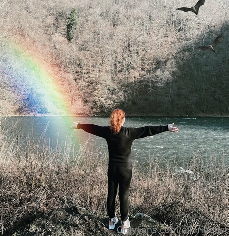 ellariabast nude model img