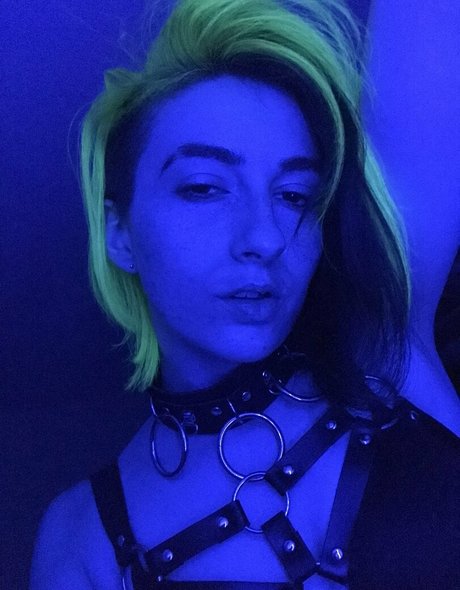 deviouslilwolf naked actress archive