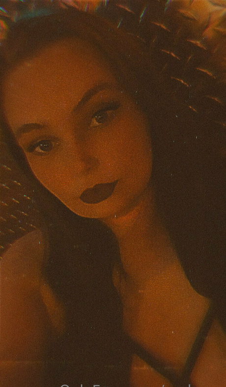 reelmvp sexy model image