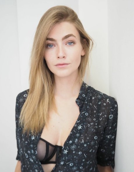 Eve Delf pretty actress picture