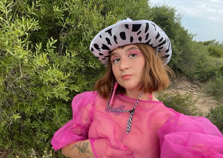 lamamifertil model nude pic