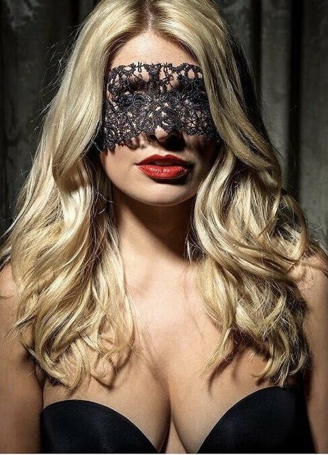 Holly Willoughby beautiful star galleries