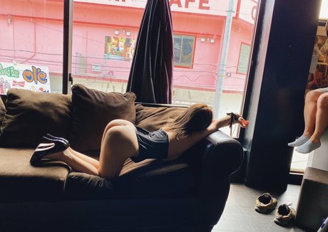 Shion Utsunomiya art model pic