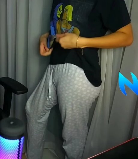 Loud Mii model beautiful image