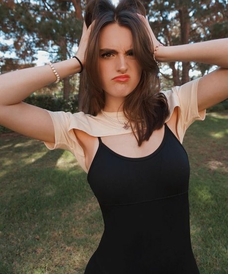 Maggie Roscher model nudes archive