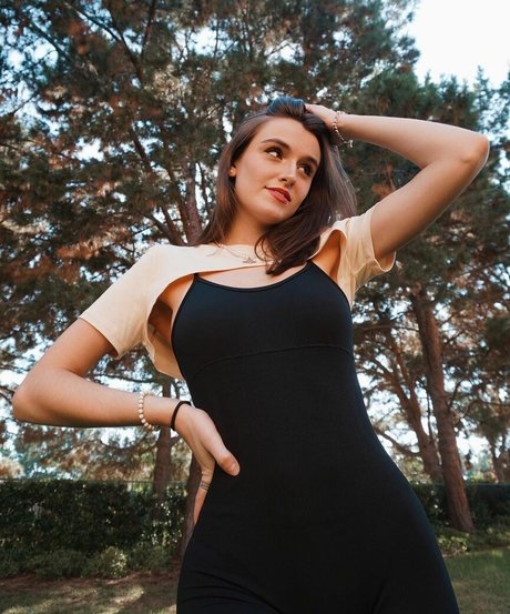 Maggie Roscher model hot picture