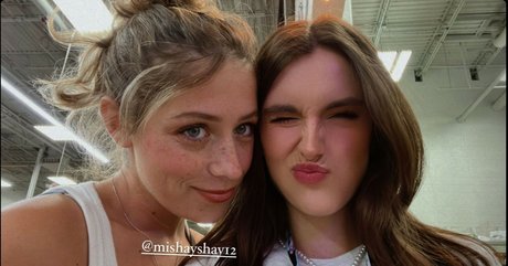 Maggie Roscher hd pornstar gallery