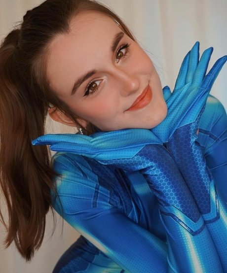 Maggie Roscher star top galleries