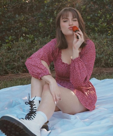 Maggie Roscher model pretty pic