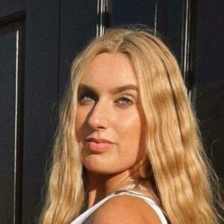 Katie Pierce model beautiful pictures