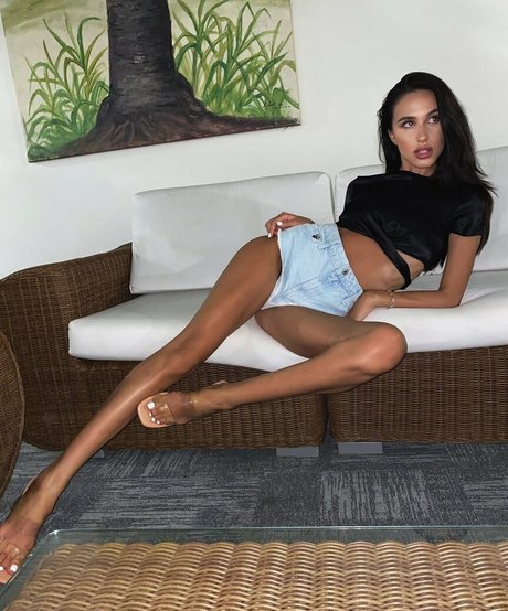 Alyssa Bounty sex model galleries