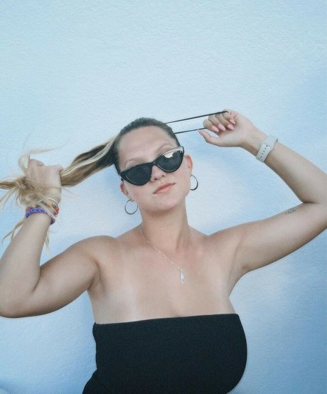 Leandra Lopes pornstar pictures