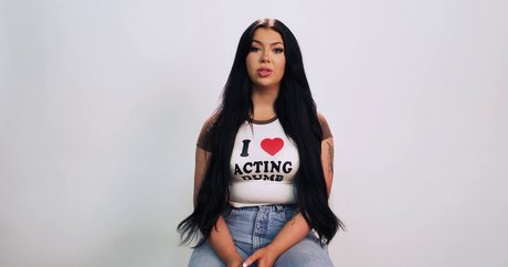 ih8holly model top archive