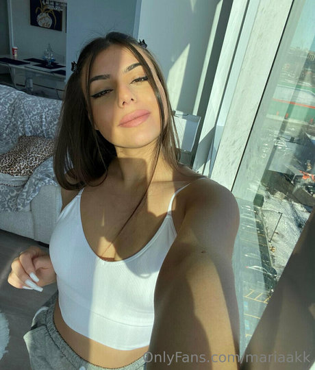 mariaakk pornstar naked photo