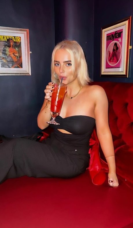 Amelia Eve Gibson pornstar naked pics