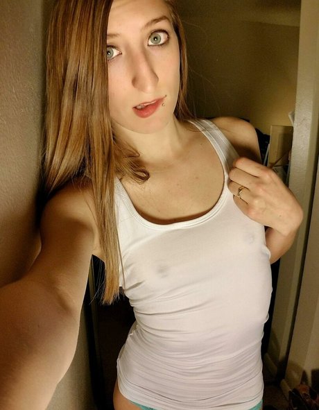 Chivettes Gone Wild beautiful model pic