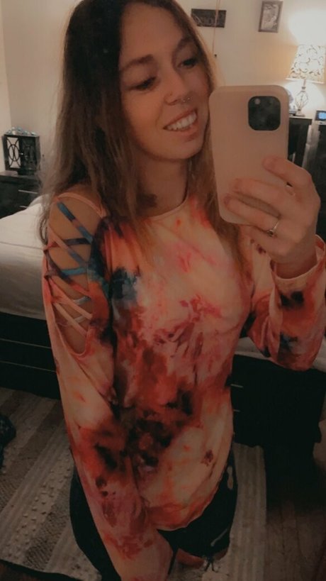 allimoona04 art star picture