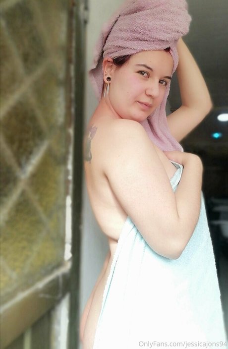 jessicajons94 star photo