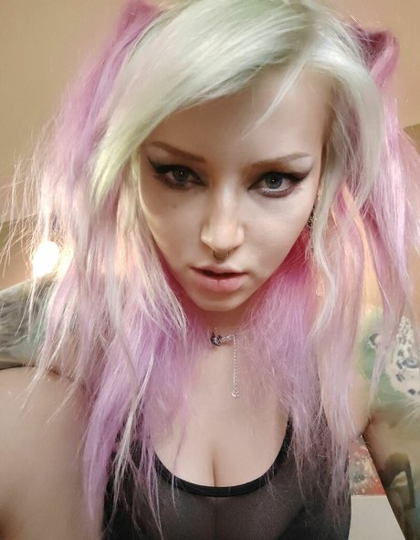 Lorelaye nude model photos