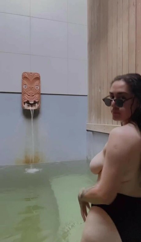 Hinemaori art actress gallery