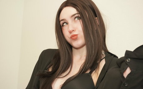 freebunnii high quality actress image