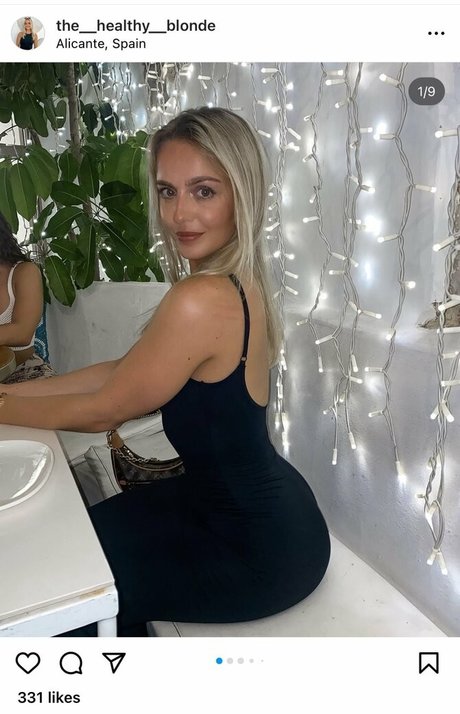 the__healthy blonde star pics