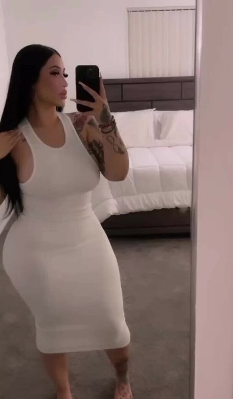 AmyyCrumm pornstar erotic photos