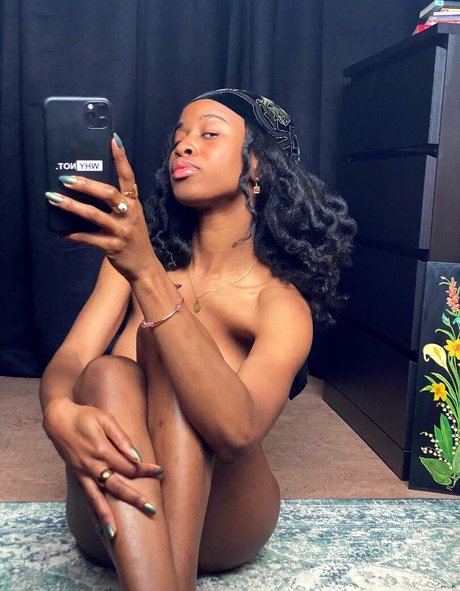 sunsethaze exclusive actress picture