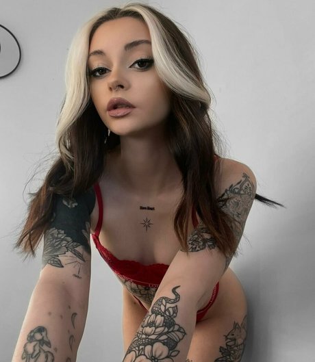 Amelciasiri erotic star picture