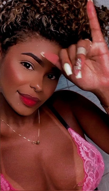 ynaraabb naked actress pic