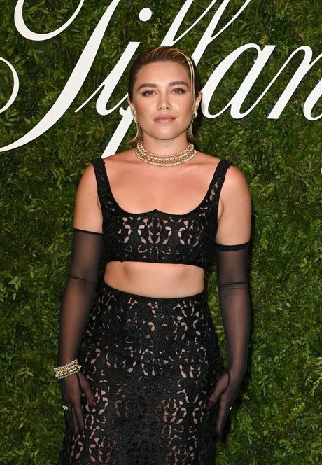 Florence Pugh model exclusive galleries