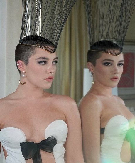 Florence Pugh top star gallery