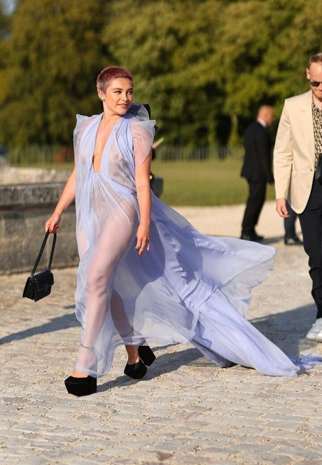 Florence Pugh pornstar perfect pic