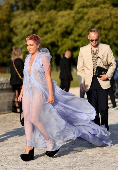 Florence Pugh model high quality images