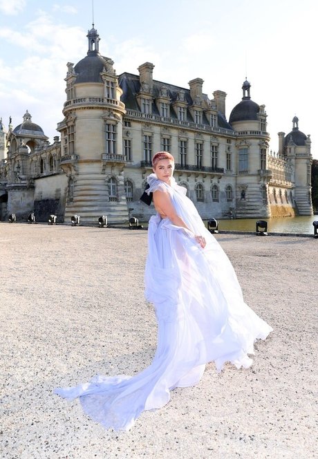 Florence Pugh model adult gallery