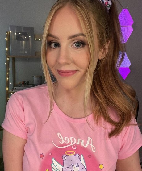 Nalopia beautiful pornstar photo