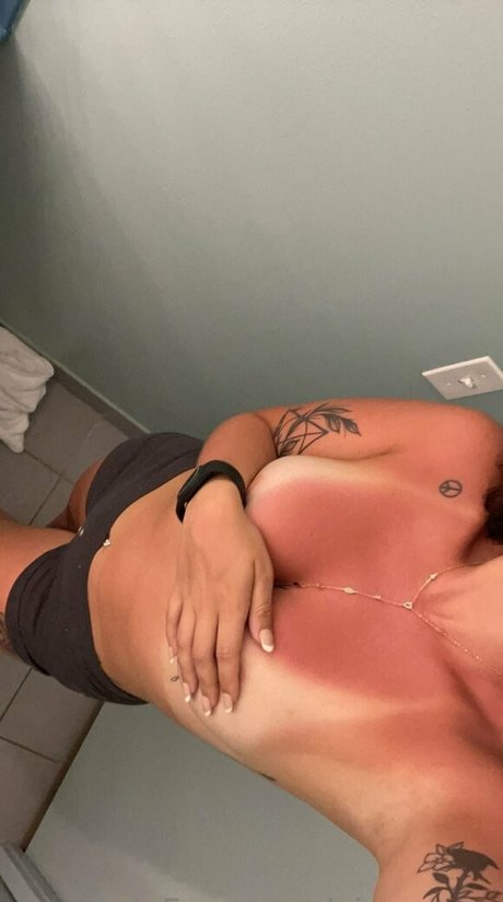 Ajeacoma free model photo