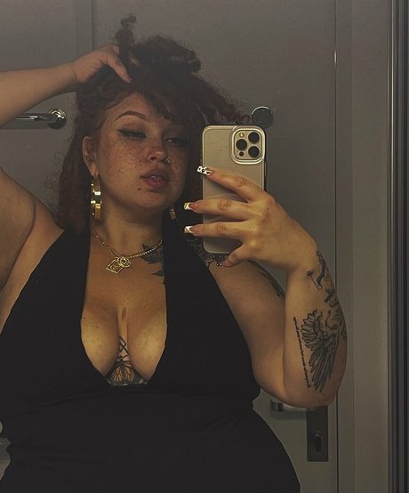 AHintOfRed top pornstar images